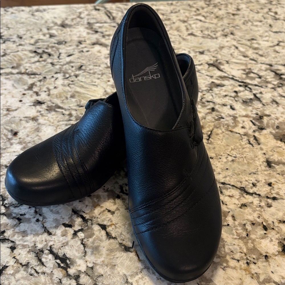 Dansko Franny Black Leather Loafers size 39.